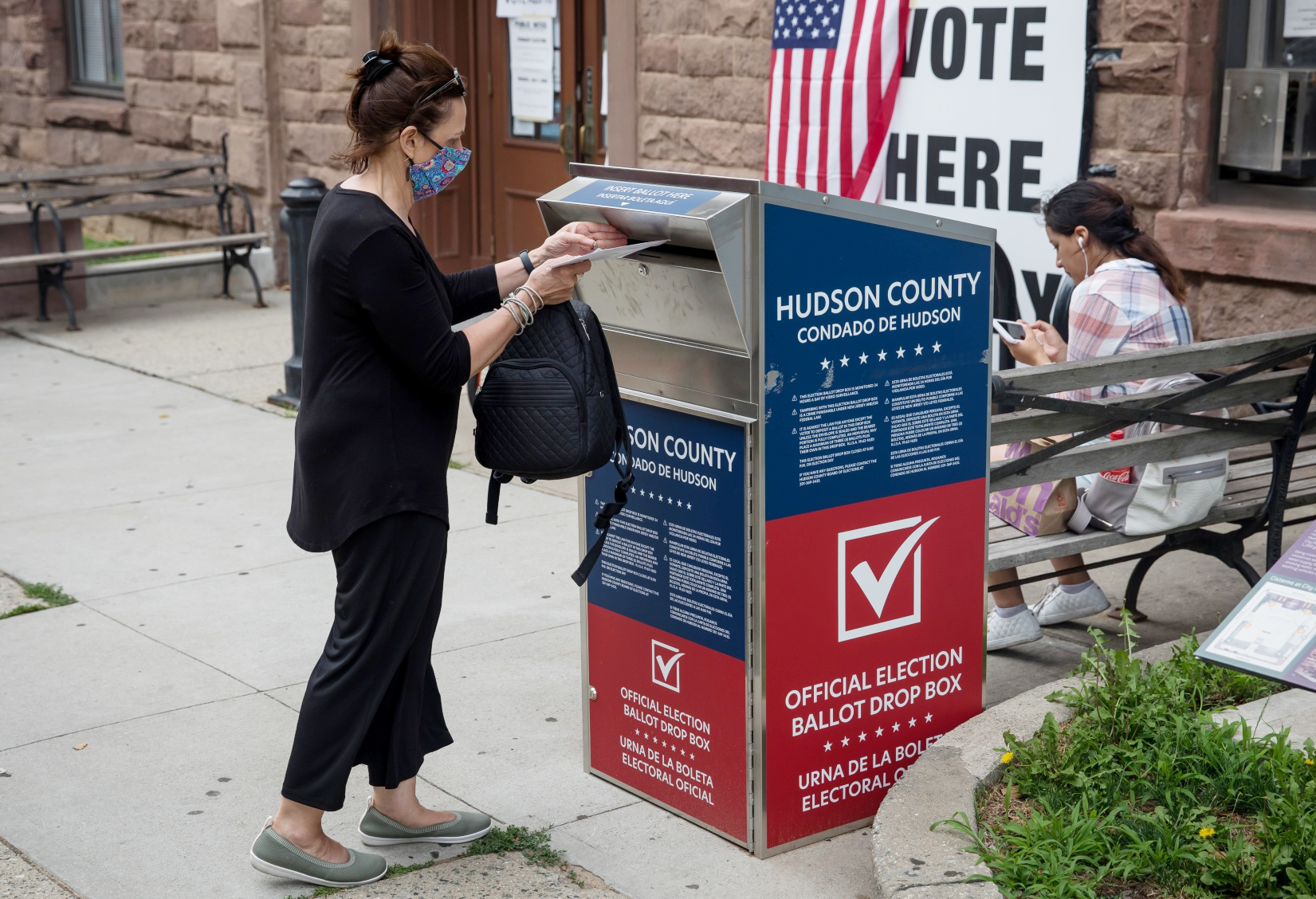 Bầu cử Tổng thống Mỹ: Việc kiểm phiếu bầu qua thư có thể mất nhiều ngày 